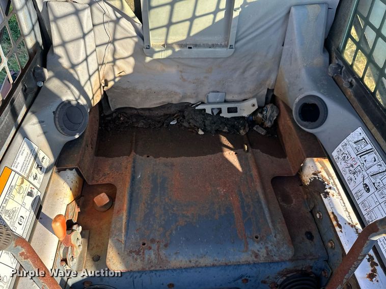 image for item NO9435 2000 Bobcat 864  tracked skid steer loader