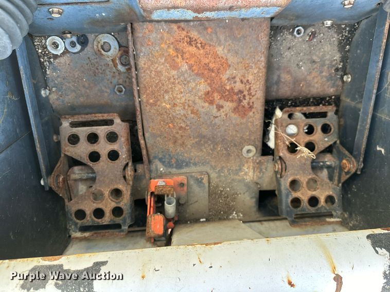 image for item NO9435 2000 Bobcat 864  tracked skid steer loader