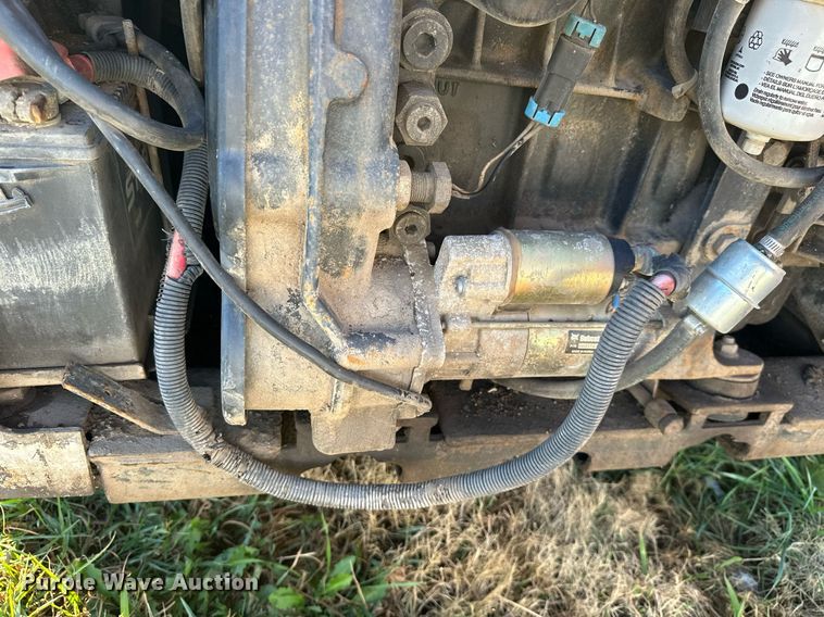 image for item NO9435 2000 Bobcat 864  tracked skid steer loader