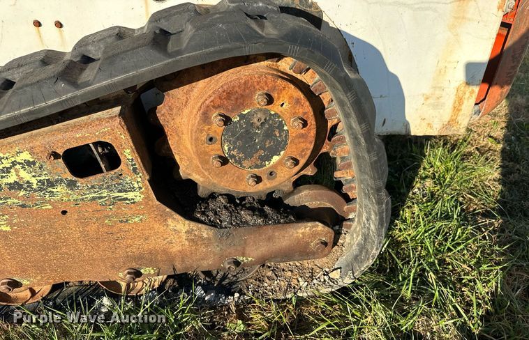 image for item NO9435 2000 Bobcat 864  tracked skid steer loader