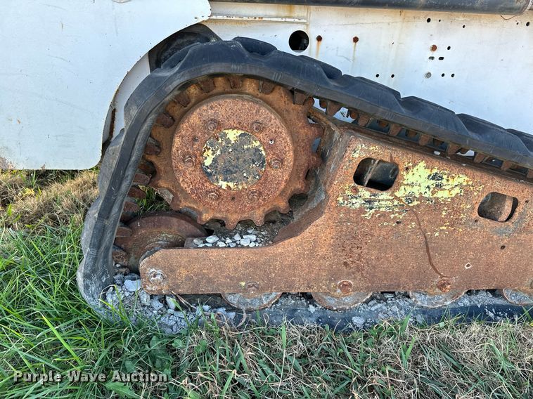 image for item NO9435 2000 Bobcat 864  tracked skid steer loader