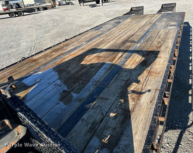 image for item NO9469 2010 Starlite 25 TDPIDV  equipment trailer