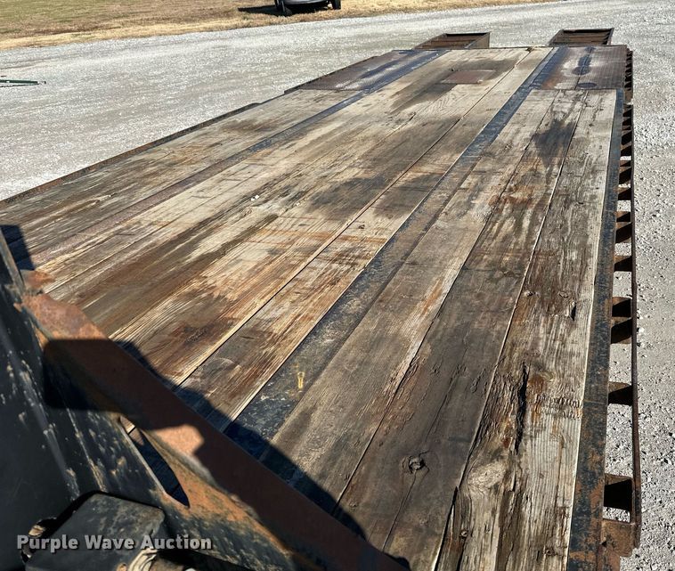 image for item NO9473 2015 Starlite 25TDGNDV-LP  equipment trailer