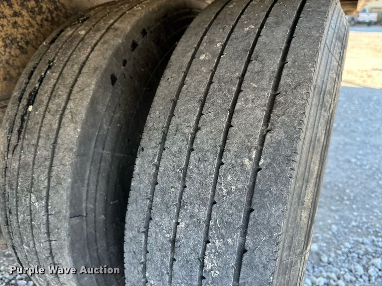 image for item NO9473 2015 Starlite 25TDGNDV-LP  equipment trailer