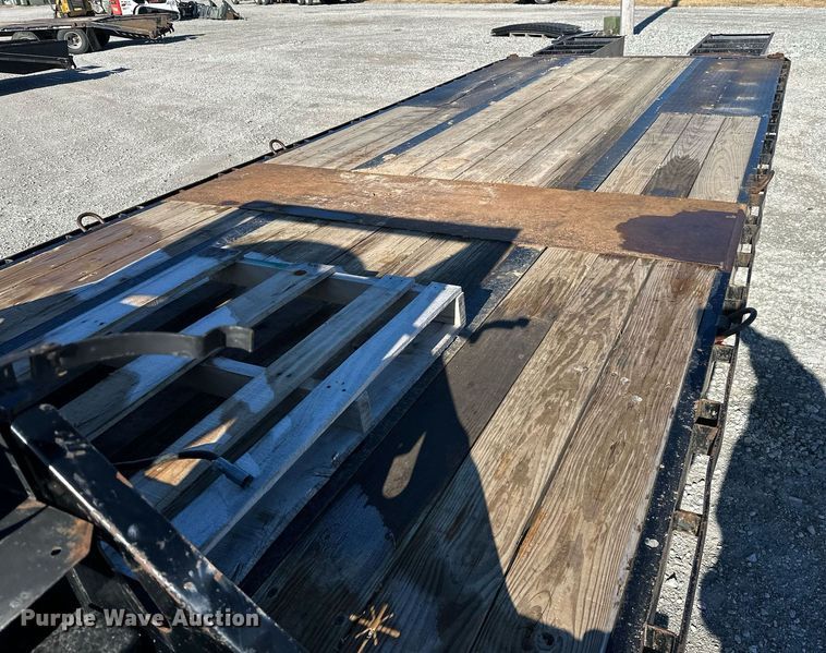 image for item NO9474 2015 Starlite 25TDGNDV-LP  equipment trailer