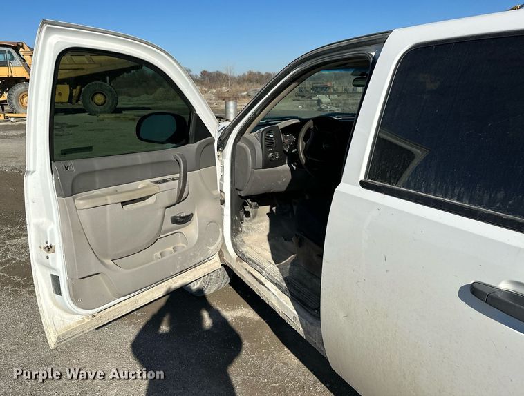 image for item NO9485 2013 Chevrolet Silverado 1500  Crew Cab pickup truck