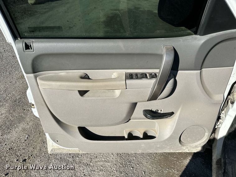 image for item NO9485 2013 Chevrolet Silverado 1500  Crew Cab pickup truck