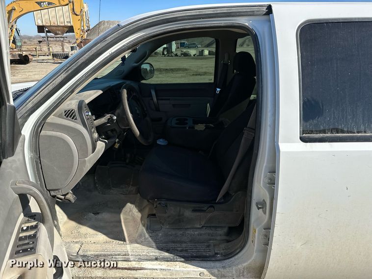 image for item NO9485 2013 Chevrolet Silverado 1500  Crew Cab pickup truck