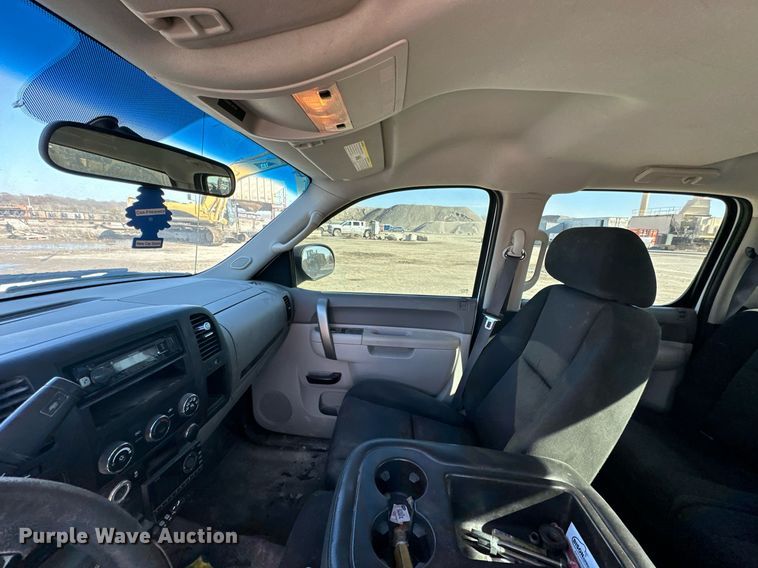 image for item NO9485 2013 Chevrolet Silverado 1500  Crew Cab pickup truck