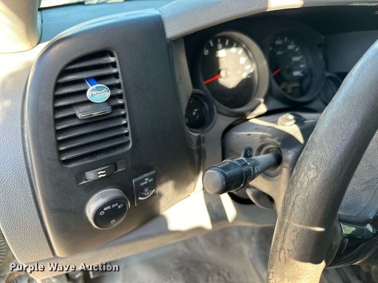 image for item NO9485 2013 Chevrolet Silverado 1500  Crew Cab pickup truck