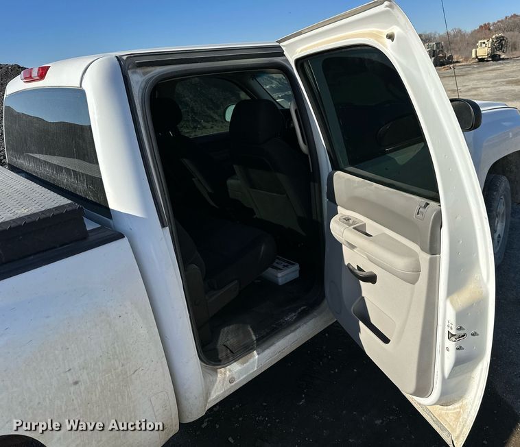 image for item NO9485 2013 Chevrolet Silverado 1500  Crew Cab pickup truck