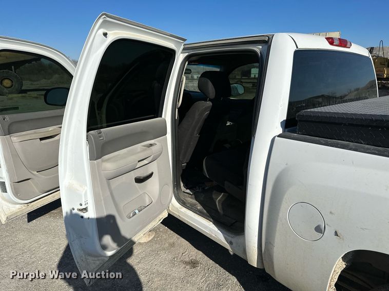 image for item NO9485 2013 Chevrolet Silverado 1500  Crew Cab pickup truck