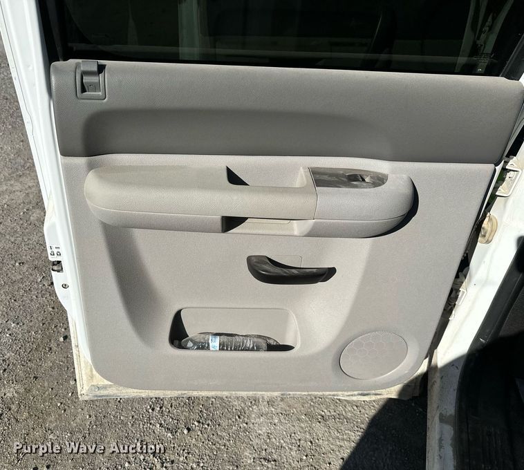 image for item NO9485 2013 Chevrolet Silverado 1500  Crew Cab pickup truck