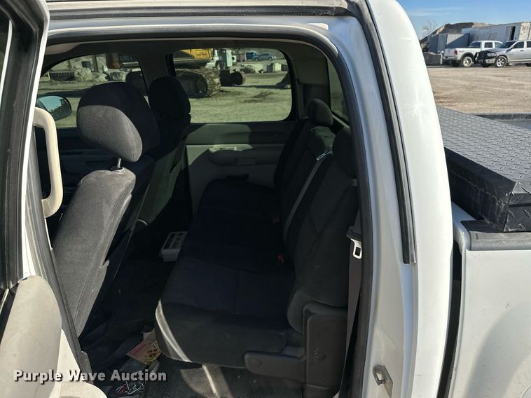 image for item NO9485 2013 Chevrolet Silverado 1500  Crew Cab pickup truck