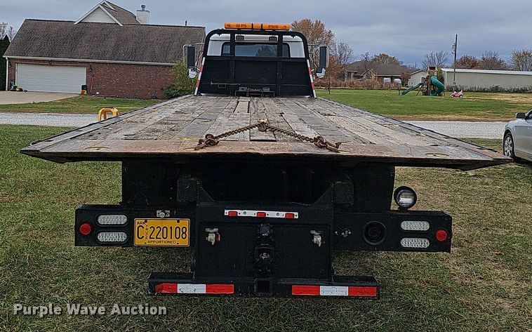 image for item NP9193 2001 International 4900  rollback truck