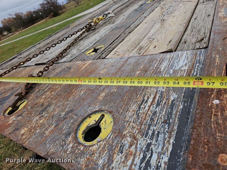 image for item NP9193 2001 International 4900  rollback truck