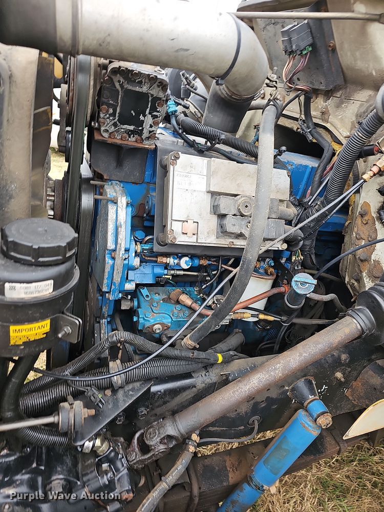 image for item NP9193 2001 International 4900  rollback truck