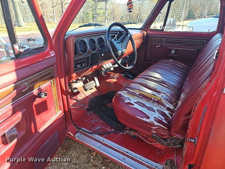 image for item NP9227 1984 Dodge Ram 150  pickup truck