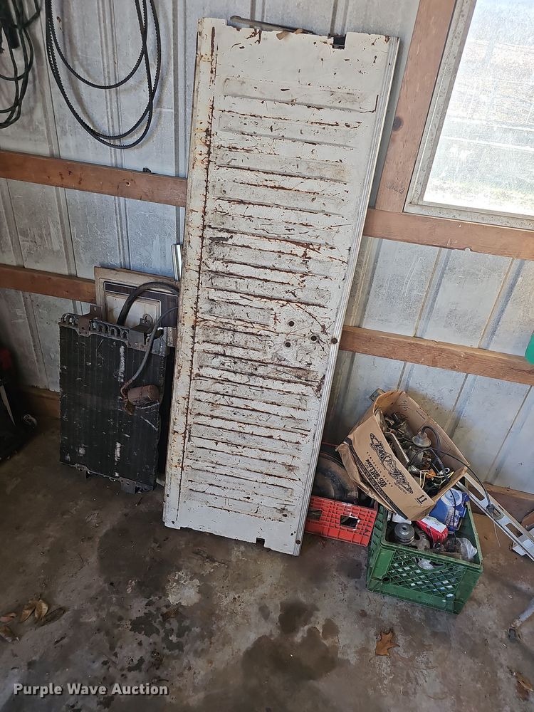 image for item NP9227 1984 Dodge Ram 150  pickup truck