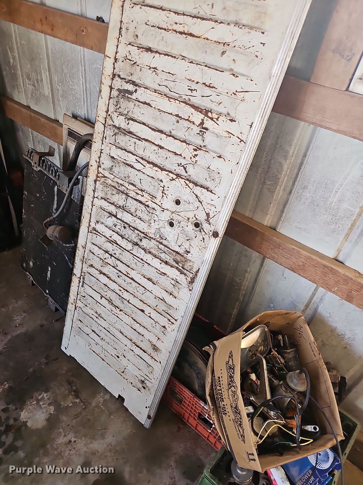 image for item NP9227 1984 Dodge Ram 150  pickup truck