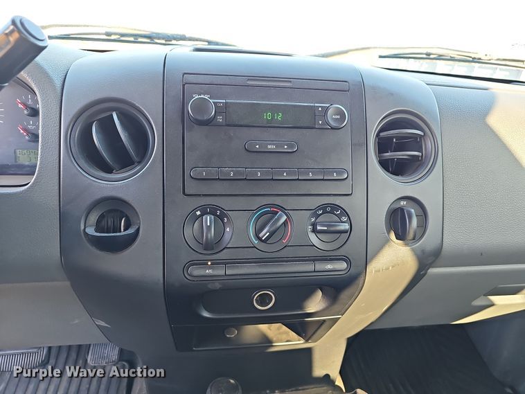 image for item NP9243 2005 Ford F150  SuperCab pickup truck
