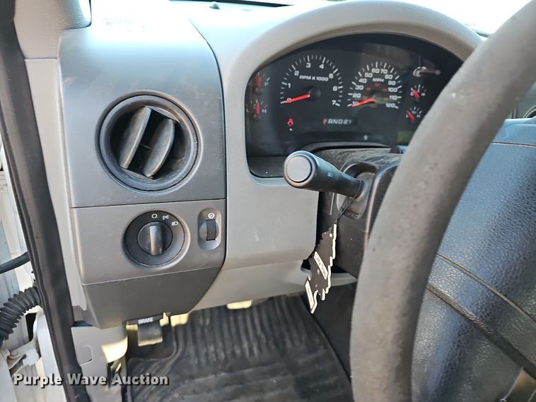 image for item NP9243 2005 Ford F150  SuperCab pickup truck