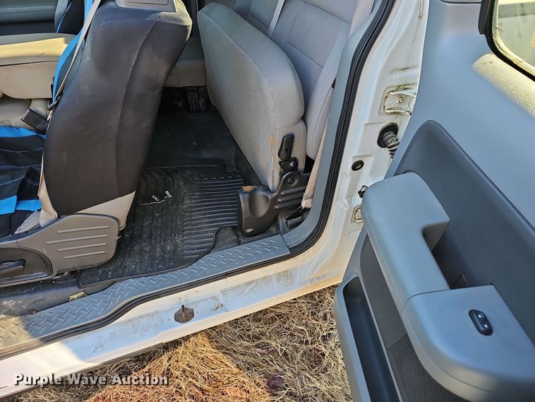 image for item NP9243 2005 Ford F150  SuperCab pickup truck