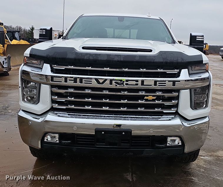 image for item NP9256 2020 Chevrolet Silverado 2500HD  Crew Cab pickup truck
