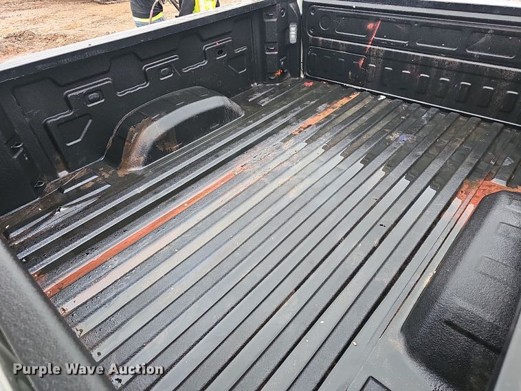 image for item NP9256 2020 Chevrolet Silverado 2500HD  Crew Cab pickup truck