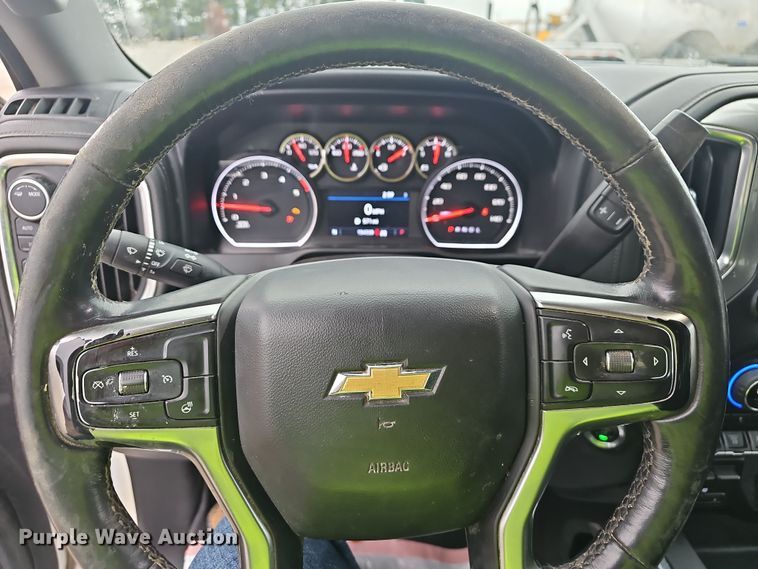 image for item NP9256 2020 Chevrolet Silverado 2500HD  Crew Cab pickup truck