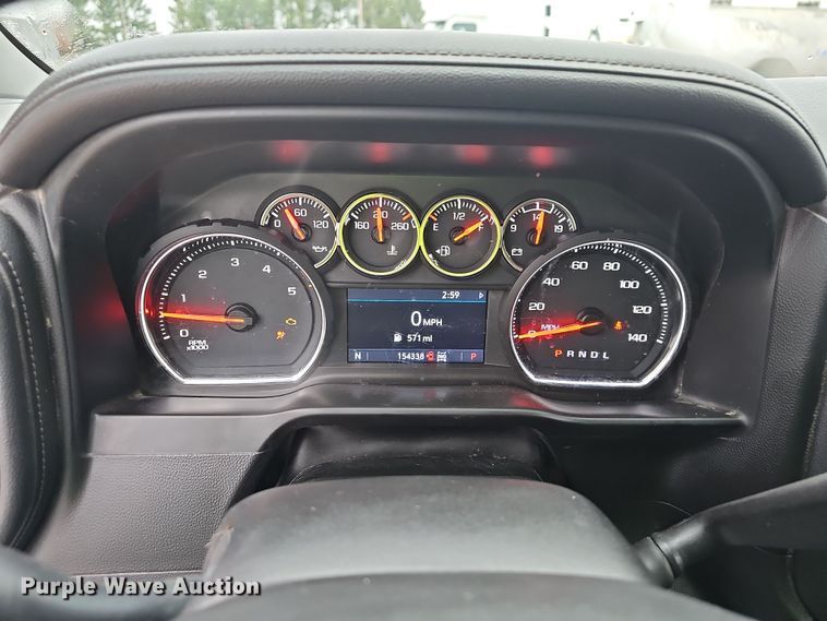 image for item NP9256 2020 Chevrolet Silverado 2500HD  Crew Cab pickup truck