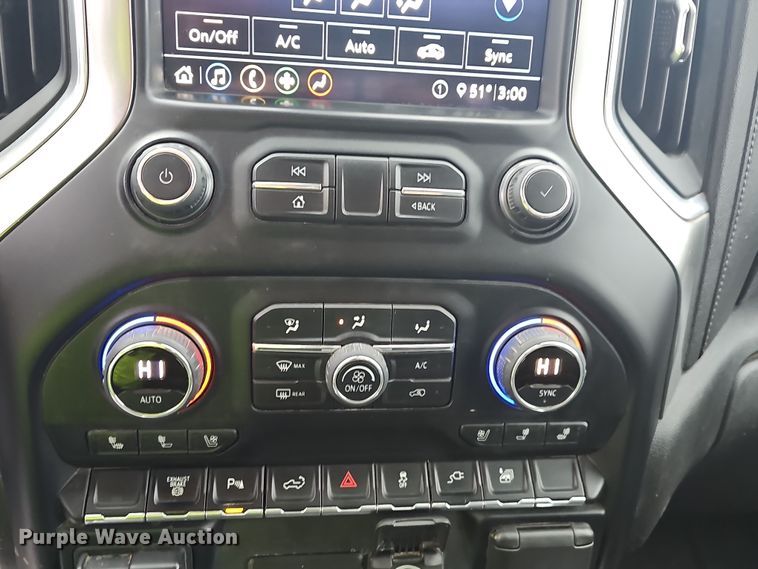 image for item NP9256 2020 Chevrolet Silverado 2500HD  Crew Cab pickup truck