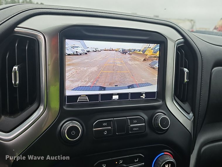 image for item NP9256 2020 Chevrolet Silverado 2500HD  Crew Cab pickup truck