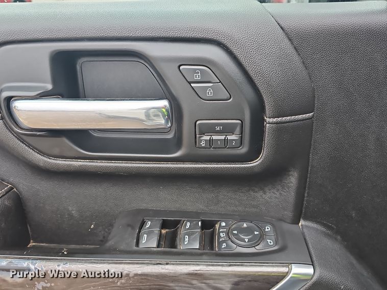 image for item NP9256 2020 Chevrolet Silverado 2500HD  Crew Cab pickup truck