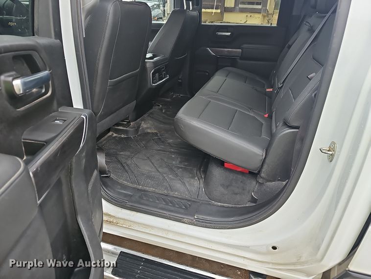 image for item NP9256 2020 Chevrolet Silverado 2500HD  Crew Cab pickup truck