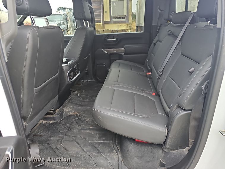 image for item NP9256 2020 Chevrolet Silverado 2500HD  Crew Cab pickup truck