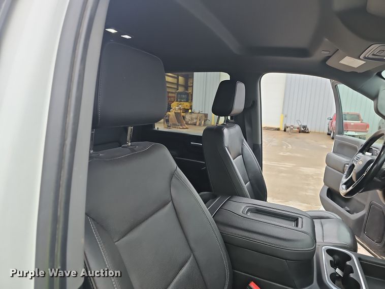 image for item NP9256 2020 Chevrolet Silverado 2500HD  Crew Cab pickup truck