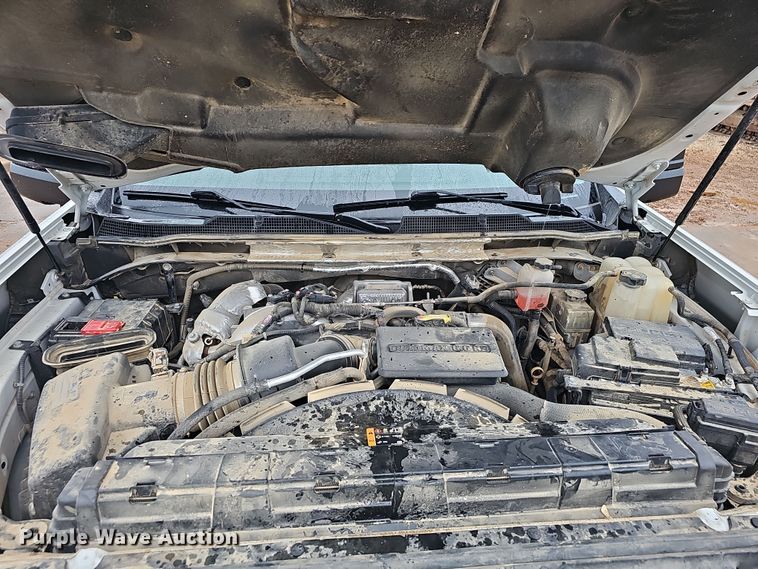 image for item NP9256 2020 Chevrolet Silverado 2500HD  Crew Cab pickup truck