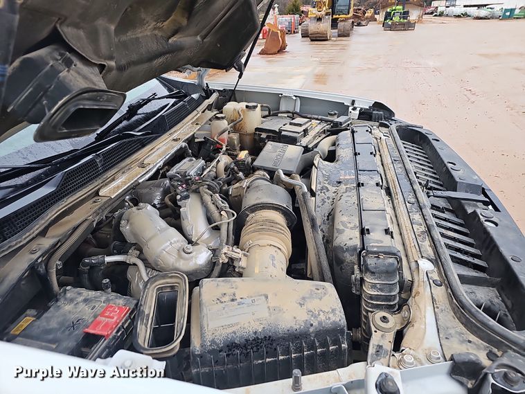 image for item NP9256 2020 Chevrolet Silverado 2500HD  Crew Cab pickup truck