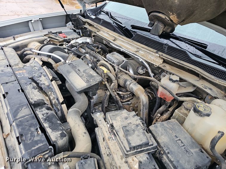 image for item NP9256 2020 Chevrolet Silverado 2500HD  Crew Cab pickup truck