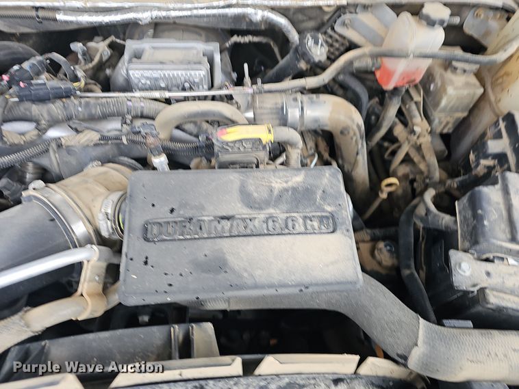 image for item NP9256 2020 Chevrolet Silverado 2500HD  Crew Cab pickup truck