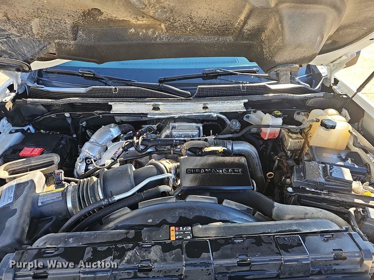 image for item NP9256 2020 Chevrolet Silverado 2500HD  Crew Cab pickup truck