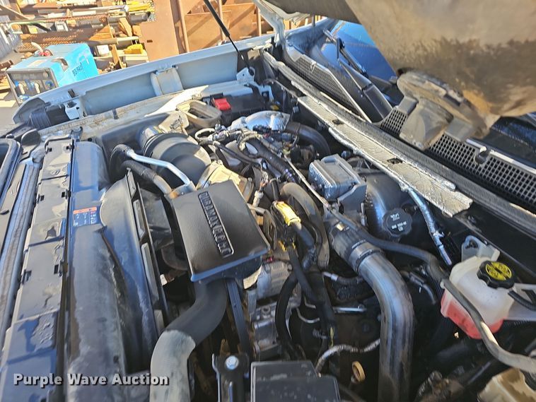 image for item NP9256 2020 Chevrolet Silverado 2500HD  Crew Cab pickup truck