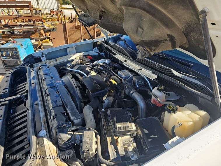 image for item NP9256 2020 Chevrolet Silverado 2500HD  Crew Cab pickup truck