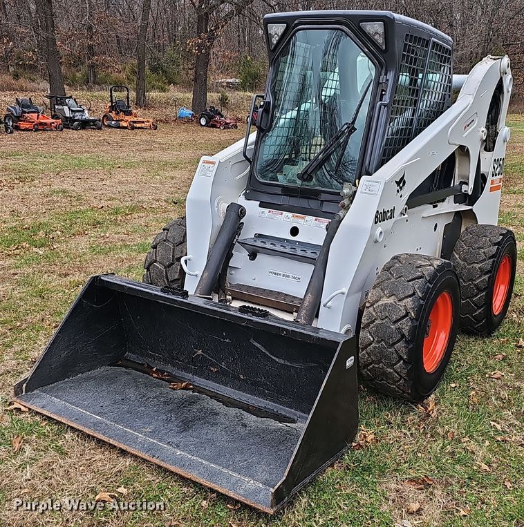 image for item NP9279 2003 Bobcat S250  skid steer loader