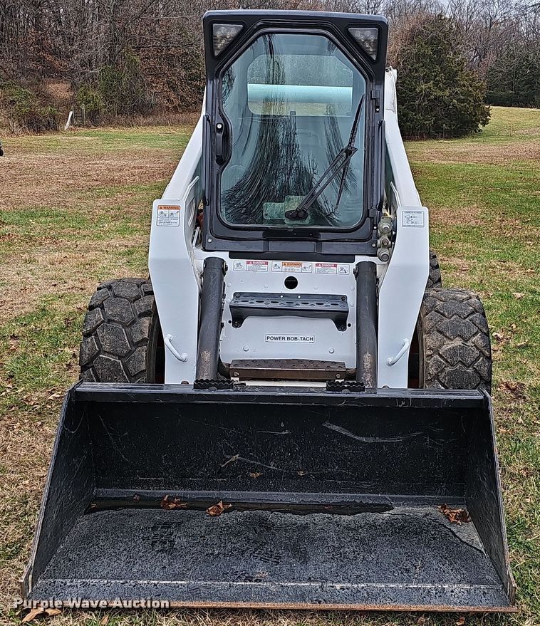 image for item NP9279 2003 Bobcat S250  skid steer loader