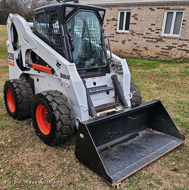 image for item NP9279 2003 Bobcat S250  skid steer loader