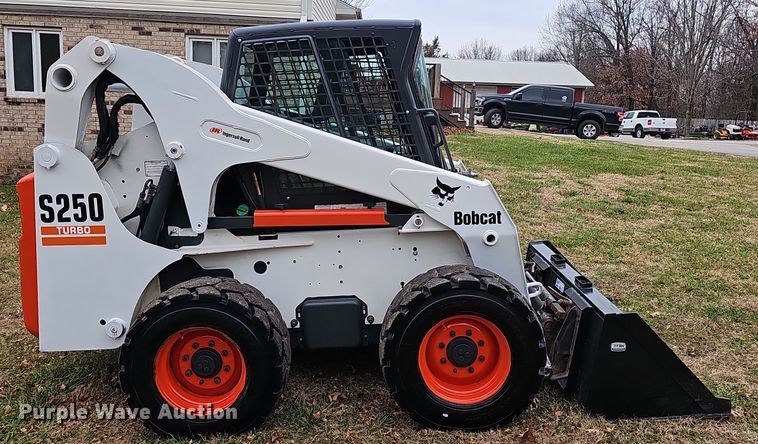 image for item NP9279 2003 Bobcat S250  skid steer loader