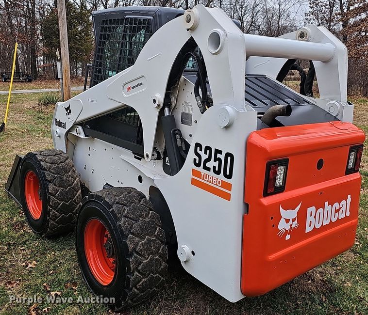 image for item NP9279 2003 Bobcat S250  skid steer loader