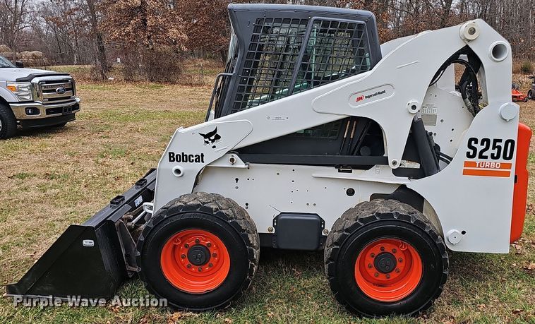 image for item NP9279 2003 Bobcat S250  skid steer loader